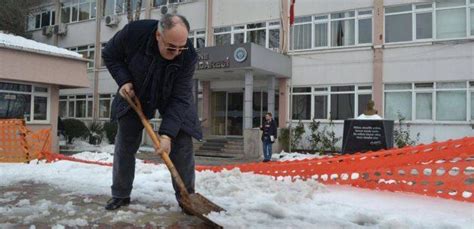 M­e­c­l­i­s­ ­ü­y­e­s­i­ ­b­e­l­e­d­i­y­e­y­e­ ­k­ı­z­d­ı­ ­k­a­l­d­ı­r­ı­m­l­a­r­ı­ ­t­e­m­i­z­l­e­d­i­